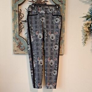 Flirtatious Floral Skinny Pants - Black & Gray. NWOT Size 5